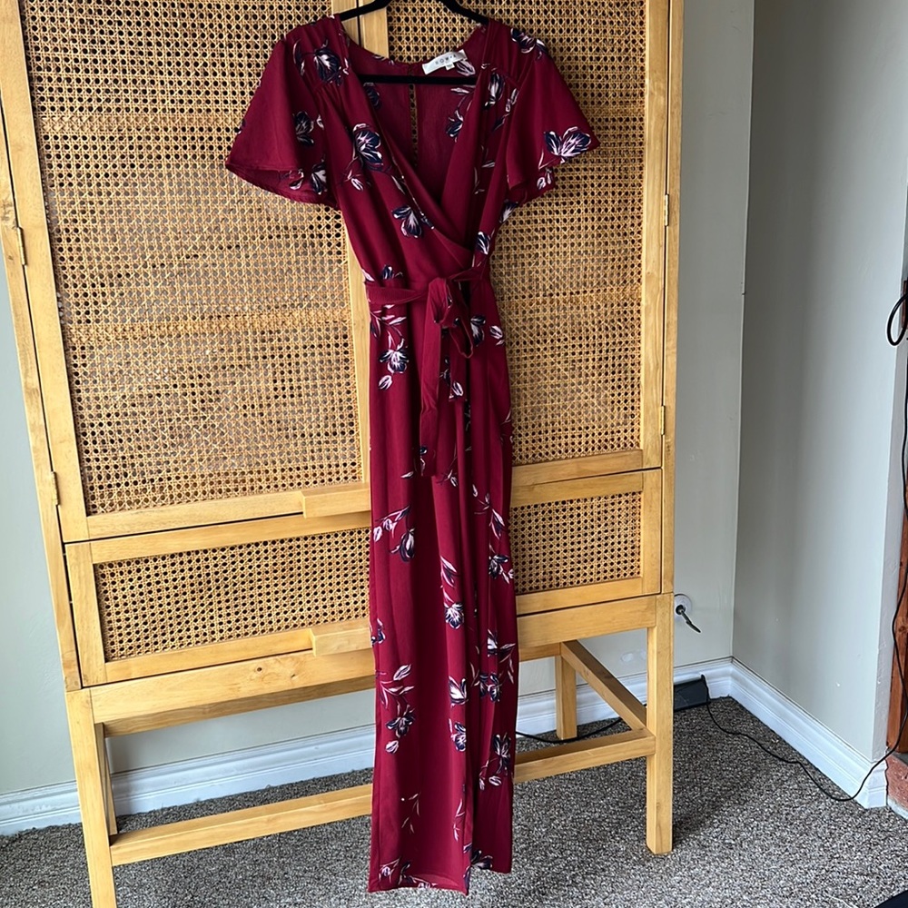 Row A floral jumpsuit! Size S.